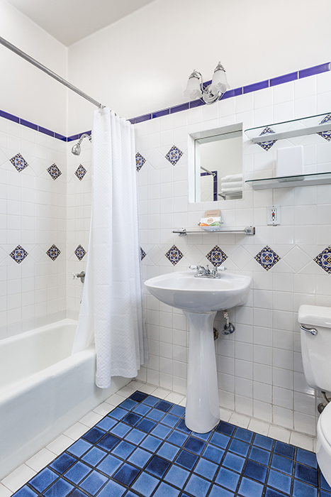 santa barbara hotel Guest Bathroom